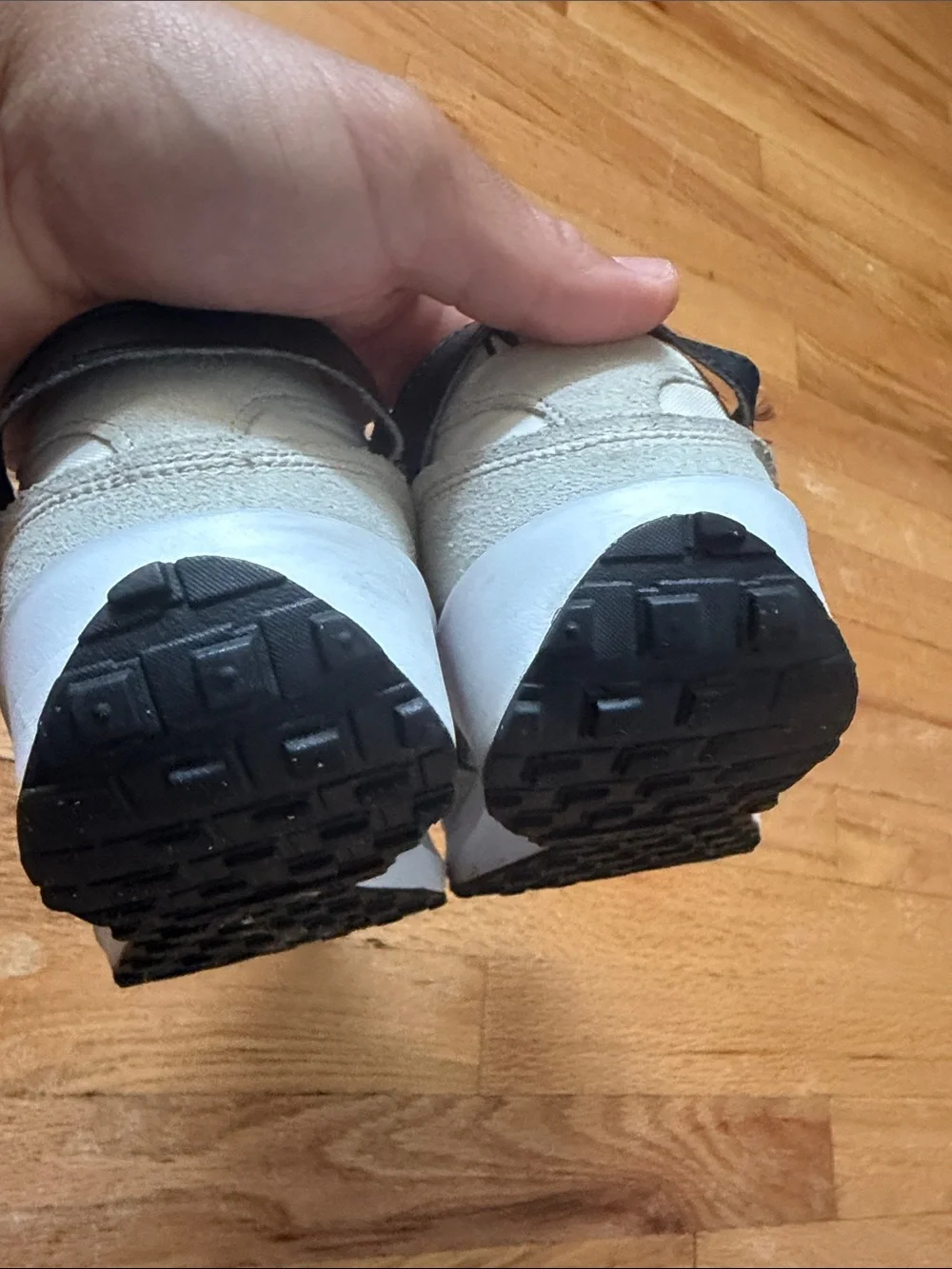 nike womens waffle debut sz 7 beige black white